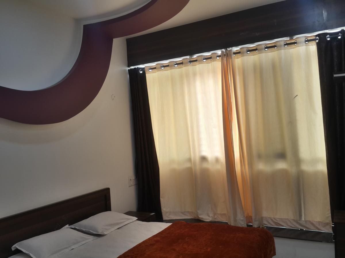 Hotel Holiday Era Opposite Railway Station Αουρανγκαμπάντ Εξωτερικό φωτογραφία