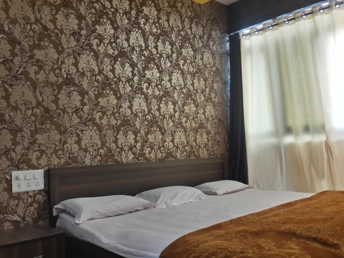 Hotel Holiday Era Opposite Railway Station Αουρανγκαμπάντ Εξωτερικό φωτογραφία