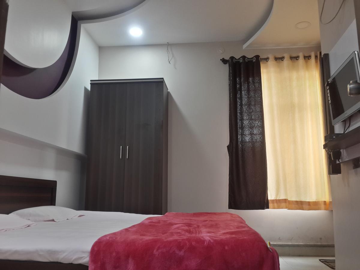 Hotel Holiday Era Opposite Railway Station Αουρανγκαμπάντ Εξωτερικό φωτογραφία