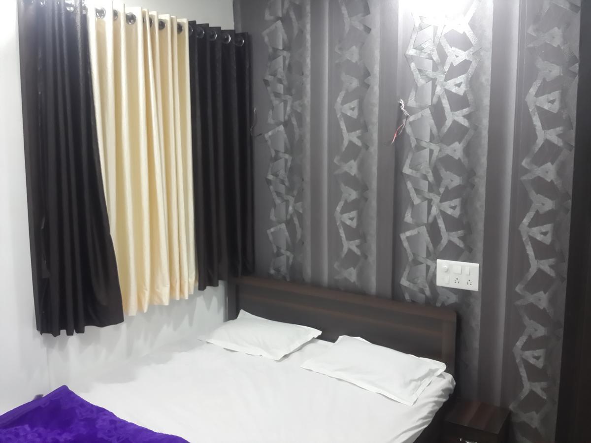 Hotel Holiday Era Opposite Railway Station Αουρανγκαμπάντ Εξωτερικό φωτογραφία