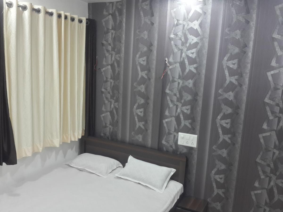 Hotel Holiday Era Opposite Railway Station Αουρανγκαμπάντ Εξωτερικό φωτογραφία