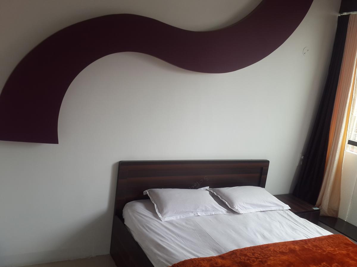 Hotel Holiday Era Opposite Railway Station Αουρανγκαμπάντ Εξωτερικό φωτογραφία